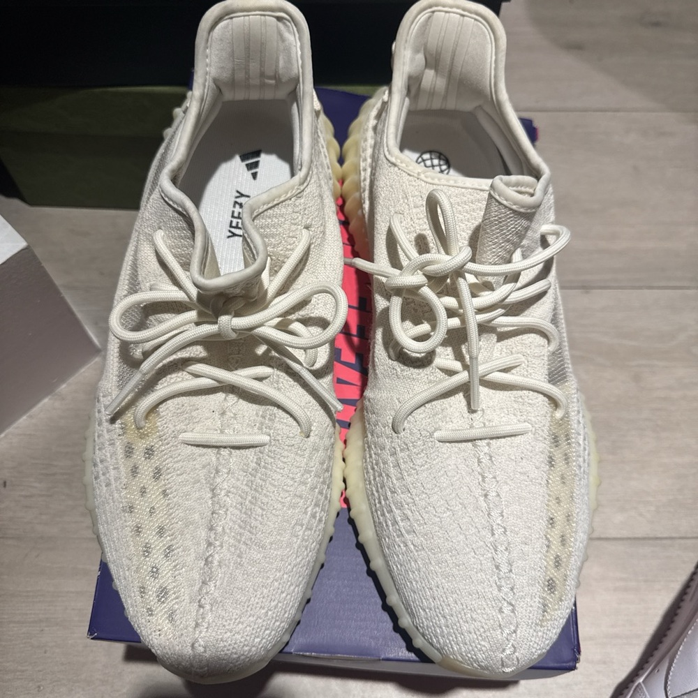 Adidas Yeezy Boost 350 V2 in Off-White